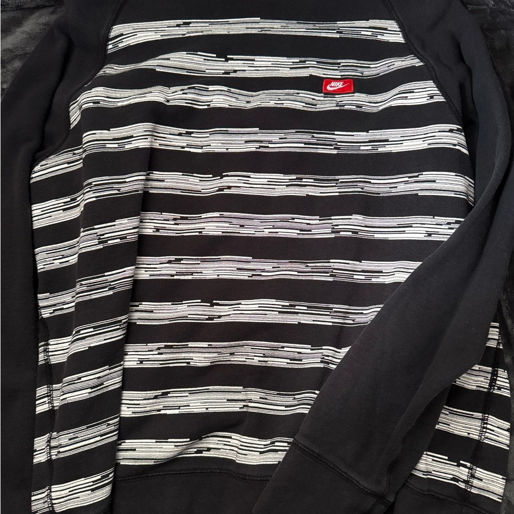 Nike Black and Gray Patterned Sweatshirt